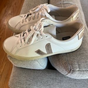Veja sneakers! New (only worn a few times)